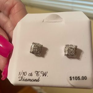 1/10 carat diamond earrings